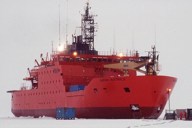 Aurora Australis icebreaker