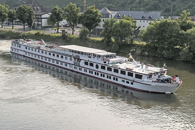 MS Normandie barge